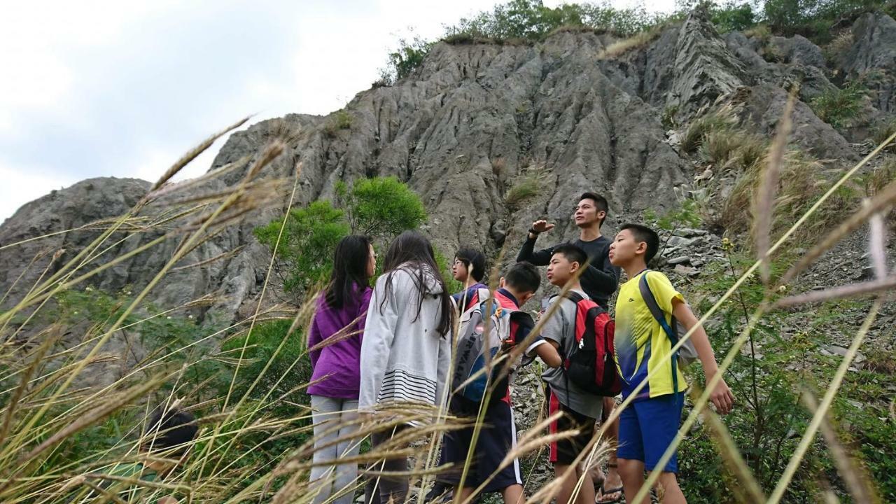 Cong Sen Backpackers Hostel T'ai-tung Esterno foto