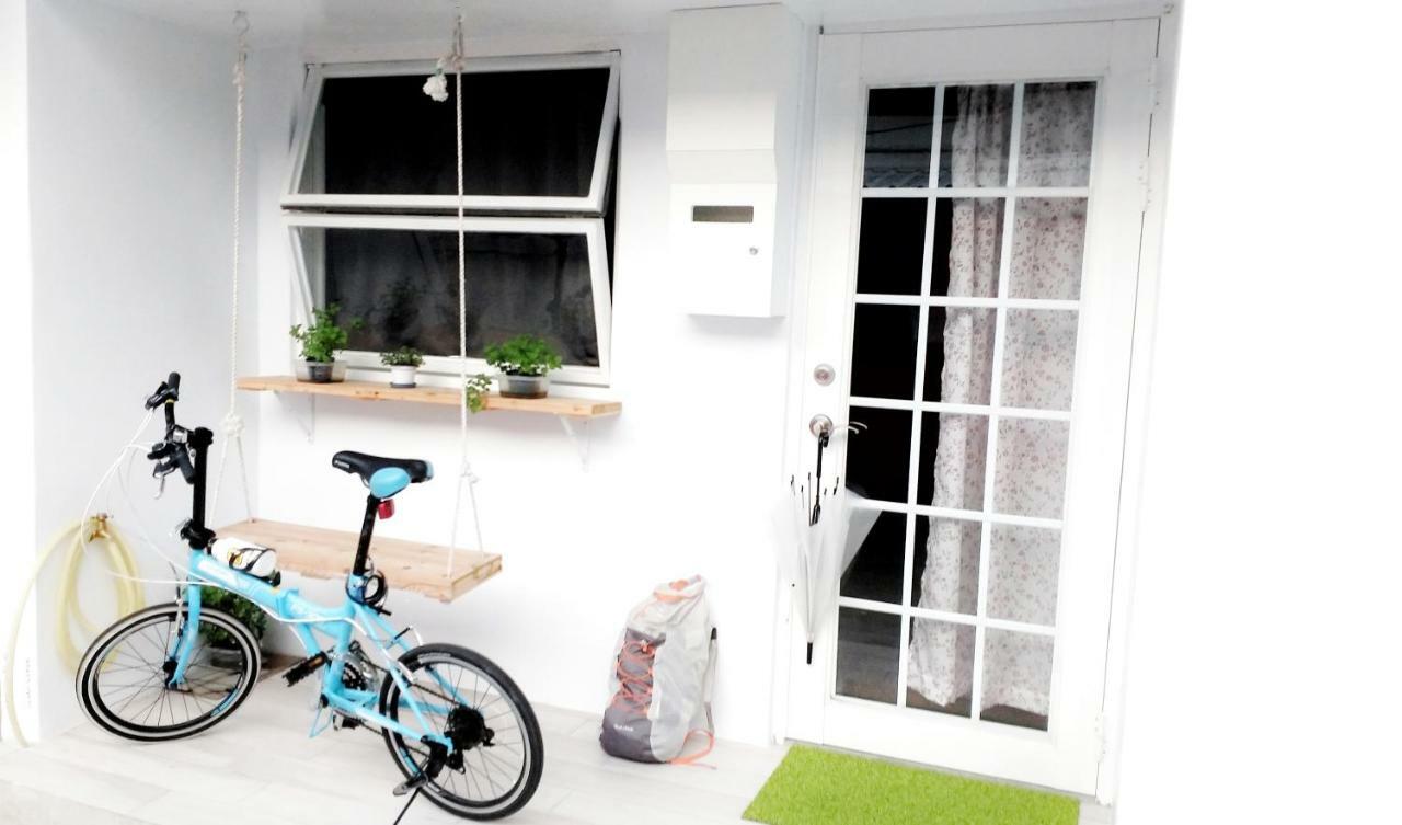 Cong Sen Backpackers Hostel T'ai-tung Esterno foto